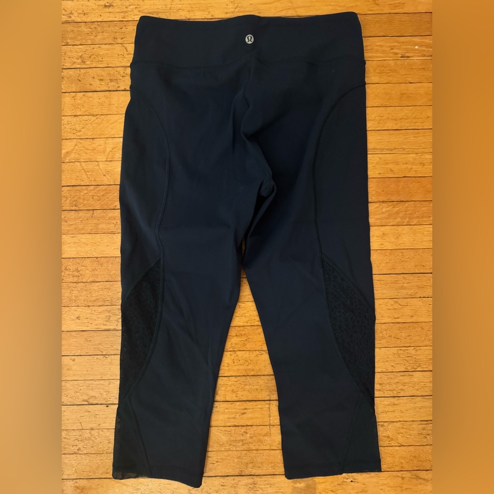lululemon athletica navy capri leggings in Wunder Under fabric